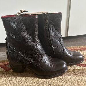 Bed Stu Iris Black Leather Ankle Boots Zipper Detail 6.5 NWT